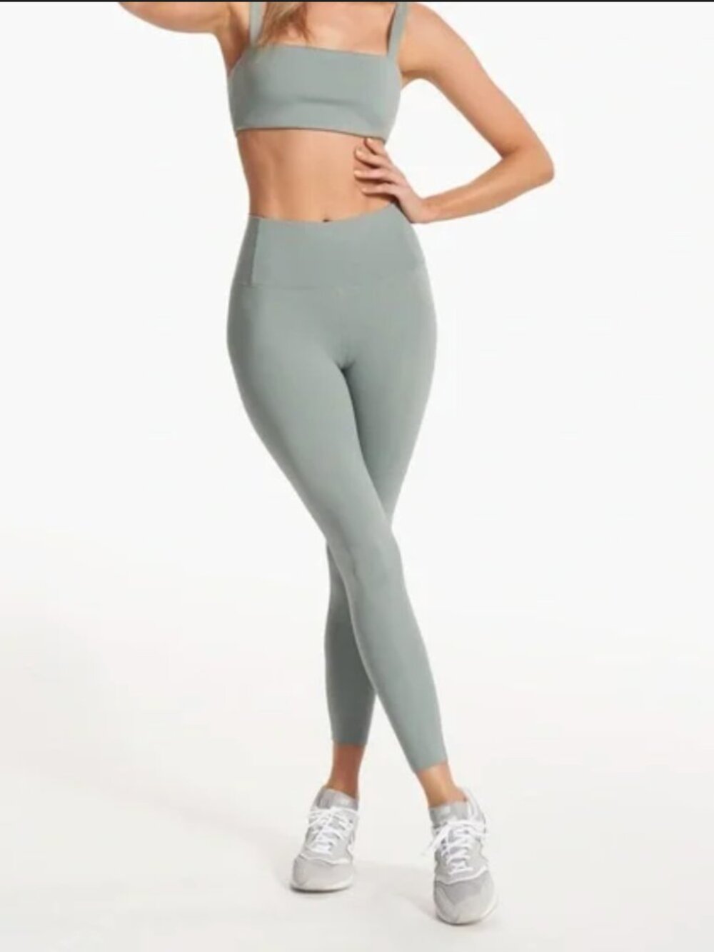 Vuori Evolve Leggings (XS) and Bra (S) Set in Color FERN - NWOT